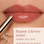 Baume à lèvres teinté Healthy Mix Clean - 06 Peanude Butter sur un fond neutre